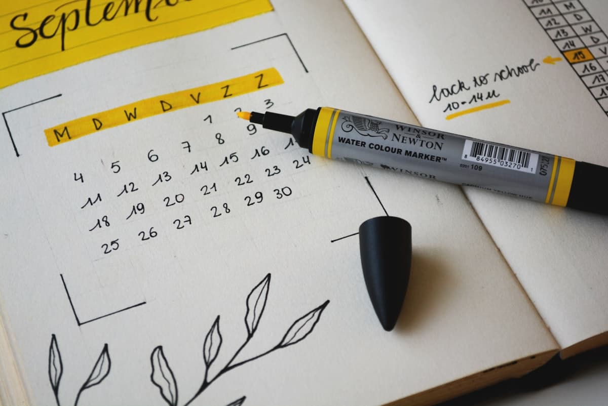 Mentor planning weekly availability slots for career guidance sessions on a calendar